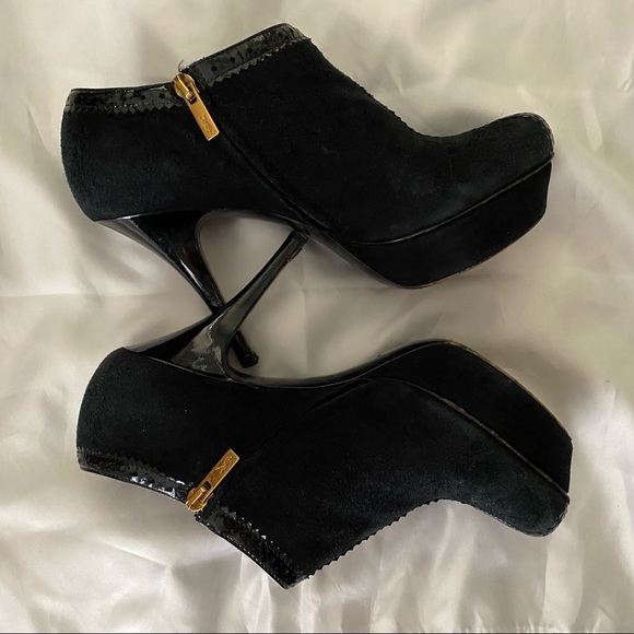 Yves Saint Laurent - Picture 6 of 10